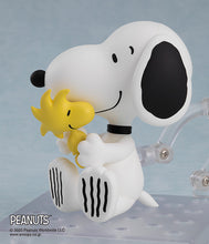 Load image into Gallery viewer, PRE-ORDER 2200 Nendoroid Snoopy