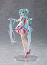 Load image into Gallery viewer, PRE-ORDER Hatsune Miku Wonderland Figure - Hatsune Miku (Rapunzel Ver.)