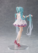 Load image into Gallery viewer, PRE-ORDER Hatsune Miku Wonderland Figure - Hatsune Miku (Rapunzel Ver.)