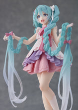 Load image into Gallery viewer, PRE-ORDER Hatsune Miku Wonderland Figure - Hatsune Miku (Rapunzel Ver.)