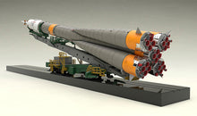 Load image into Gallery viewer, PRE-ORDER 1/150 Plastic Model Soyuz Rocket & Transport Train