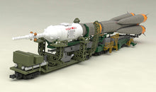 Load image into Gallery viewer, PRE-ORDER 1/150 Plastic Model Soyuz Rocket & Transport Train