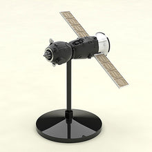 Load image into Gallery viewer, PRE-ORDER 1/150 Plastic Model Soyuz Rocket & Transport Train
