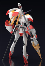 Load image into Gallery viewer, PRE-ORDER MODEROID Strelitzia