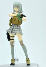 Load image into Gallery viewer, PRE-ORDER LAOP07: figma Tactical Gloves 2 - Revolver Set (Green)
