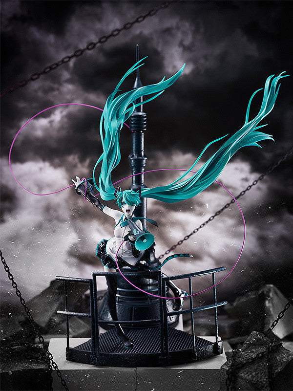 PRE-ORDER Hatsune Miku: Love is War Refined Ver. -Good Smile Company 20th Anniversary Book Set- 1/8 Scale