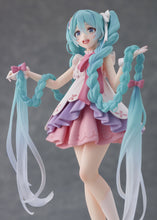 Load image into Gallery viewer, PRE-ORDER Hatsune Miku Wonderland Figure - Hatsune Miku (Rapunzel Ver.)
