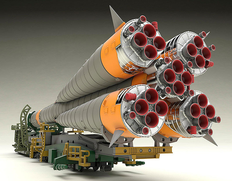 PRE-ORDER 1/150 Plastic Model Soyuz Rocket & Transport Train